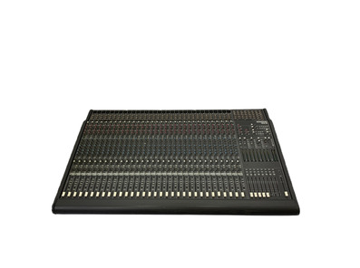 Mackie 32x8x2 8 Bus Mixing Console