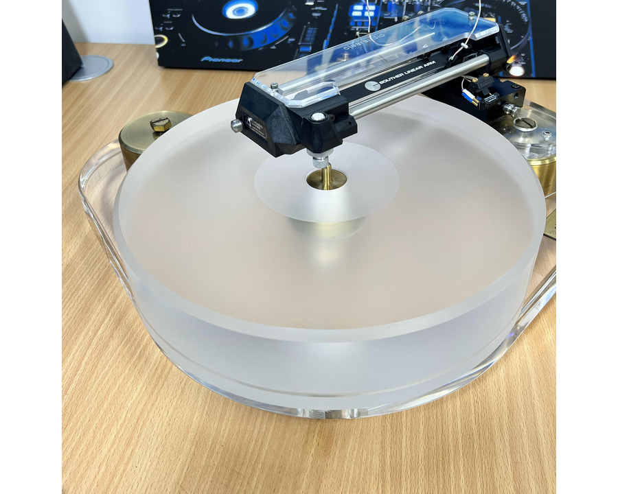Clearaudio Reference Turntable with TQ-1 Linear Tonearm / Gamma Stylus